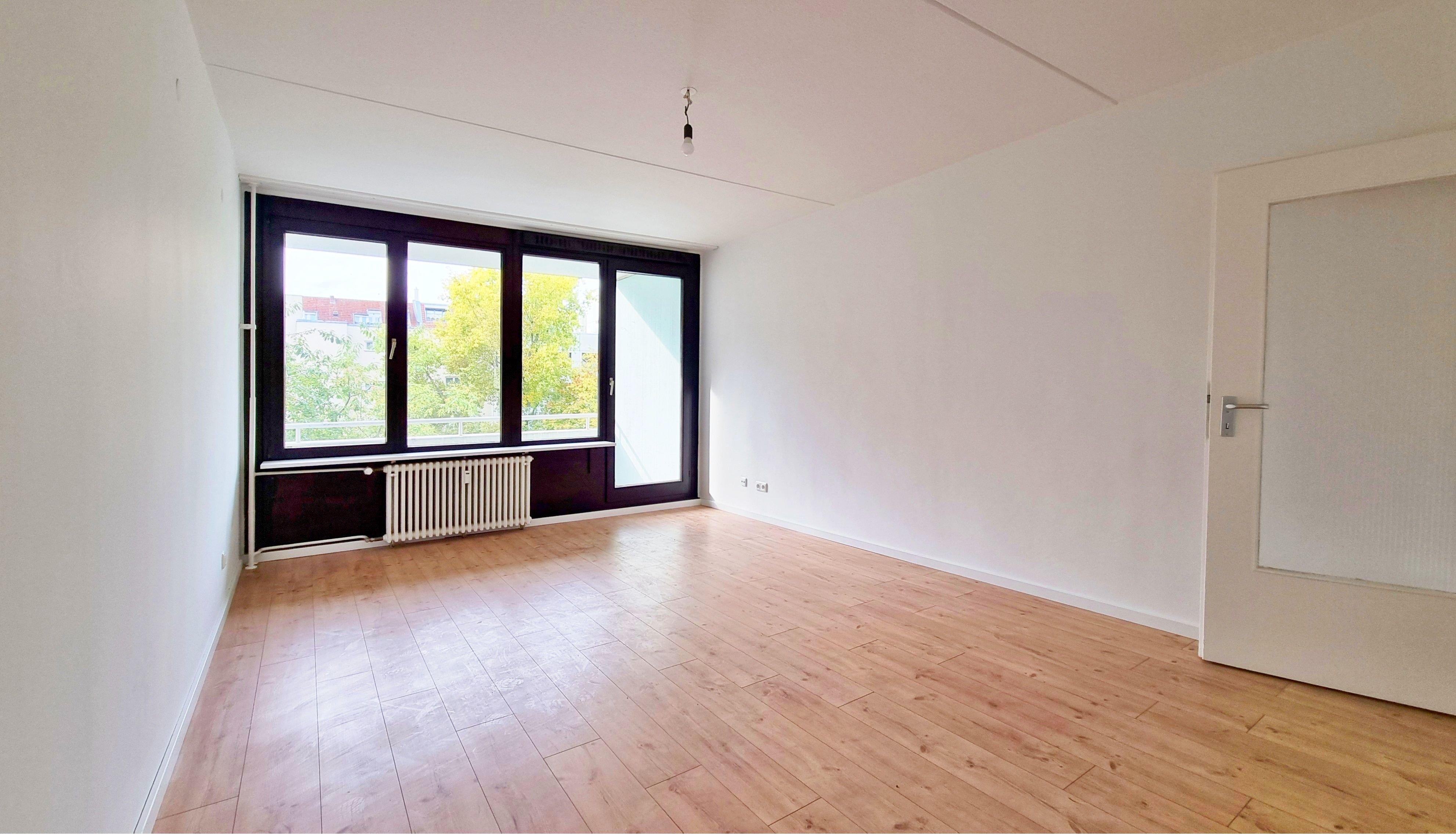 Wohnung zum Kauf 393.000 € 3 Zimmer 73,9 m²<br/>Wohnfläche 3.<br/>Geschoss ab sofort<br/>Verfügbarkeit Lewishamstr. 7 Charlottenburg Berlin 10629