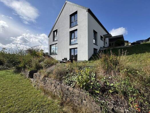 Einfamilienhaus zur Miete 2.800 € 7 Zimmer 230 m² 827 m² Grundstück Altenkirchen 66903