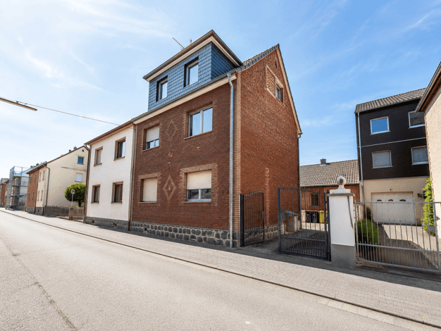 Mehrfamilienhaus zum Kauf 130.000 € 8 Zimmer 147 m² 410 m² Grundstück Klein-Auheim Hanau 63456
