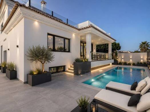 Villa zum Kauf 893.000 € 9 Zimmer 614 m² 487 m² Grundstück Rincón de la Victoria 29720