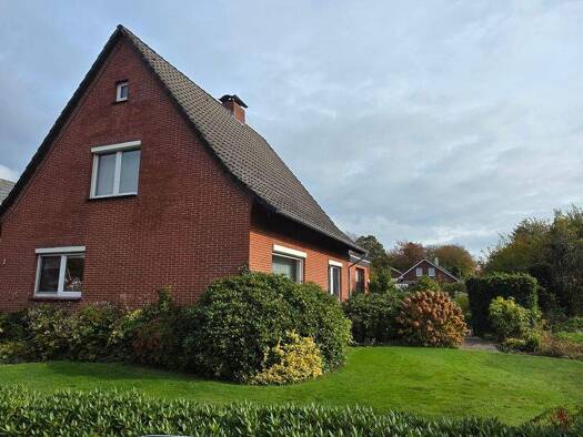 Einfamilienhaus zum Kauf 215.000 € 5 Zimmer 111 m² 888 m² Grundstück Weener 26826