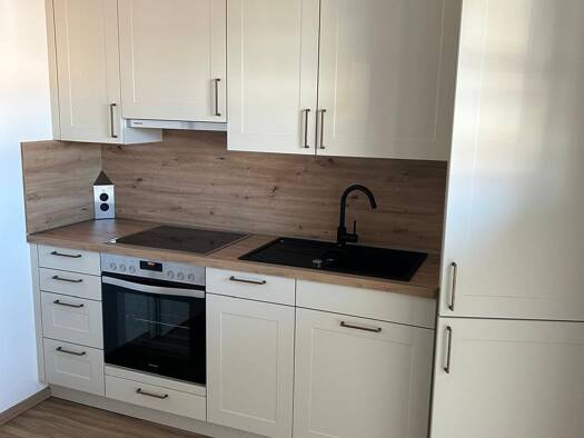 Wohnung zur Miete 895 € 3 Zimmer 96,5 m² frei ab sofort Rückers Flieden 36103