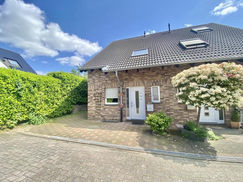 Einfamilienhaus zum Kauf 490.000 € 4,5 Zimmer 117 m²<br/>Wohnfläche 250 m²<br/>Grundstück St. Tönis Tönisvorst 47918