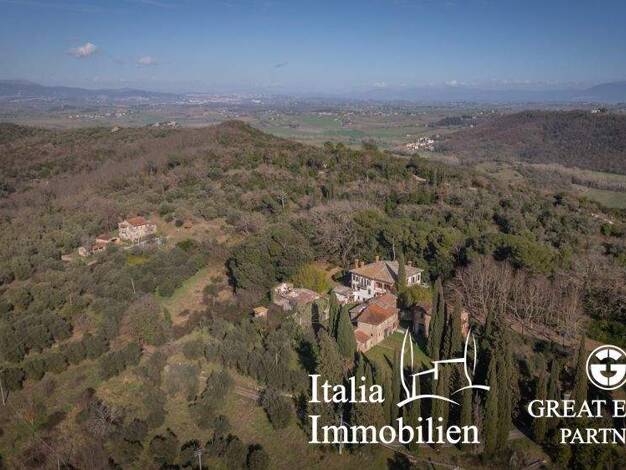 Bauernhaus zum Kauf 1.400.000 € 20 Zimmer 464 m² 607.000 m² Grundstück Piegaro 06066