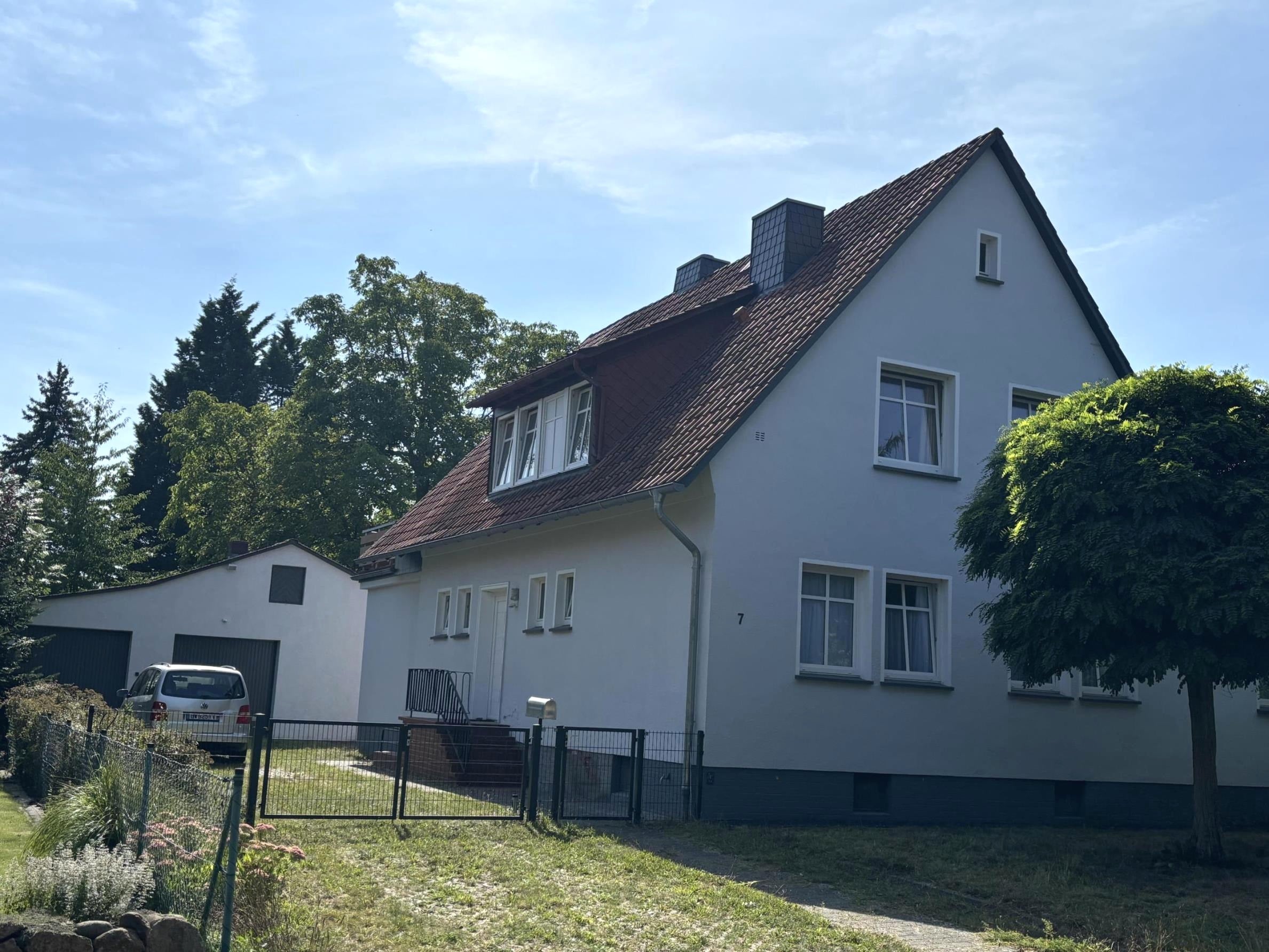 Mehrfamilienhaus zum Kauf 225.000 € 10 Zimmer 235 m²<br/>Wohnfläche 1.542 m²<br/>Grundstück Lüchow Lüchow 29439