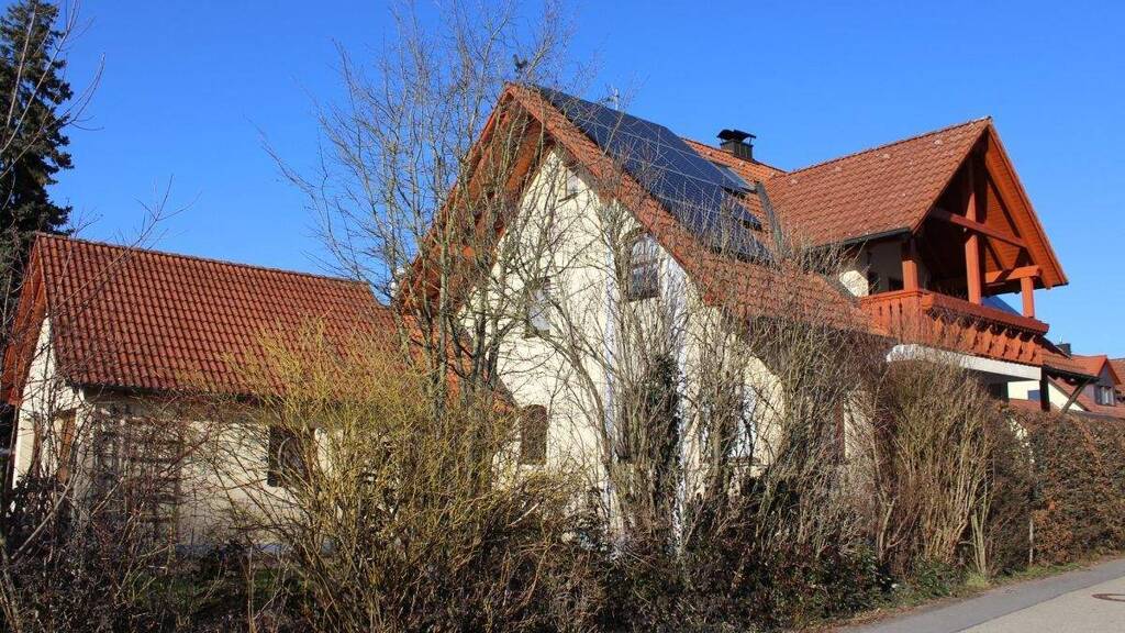 Immobilie in Thalmässing - INDIVIDUELLES FAMILIENHAUS IM LANDHAUS-STIL ............ mit viel Platz für große und kleine Schuhe - Bild 0