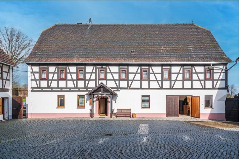 Bauernhaus zum Kauf 440.000 € 13 Zimmer 393 m²<br/>Wohnfläche 7.083 m²<br/>Grundstück Hofauweg 1 Wernsdorf Glauchau 08371