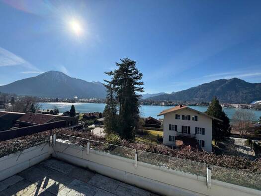 Penthouse zur Miete 2.350 € 3 Zimmer 94 m² Geschoss 4/4 frei ab sofort Tegernsee 83684