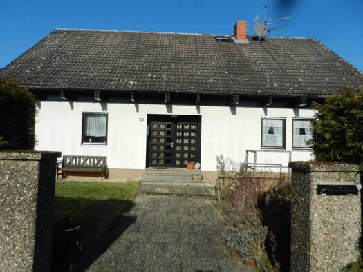 Einfamilienhaus zum Kauf 339.000 € 9 Zimmer 195 m² 726 m² Grundstück frei ab sofort Hahnstätten 65623