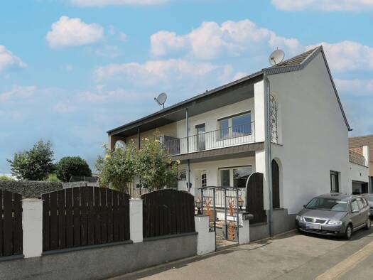 Doppelhaushälfte zum Kauf 320.000 € 4 Zimmer 121 m² 217 m² Grundstück Kirchtroisdorf Bedburg 50181