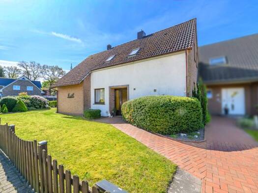 Doppelhaushälfte zum Kauf 179.000 € 5 Zimmer 114 m² 410 m² Grundstück Bookholzberg Ganderkesee / Bookholzberg 27777