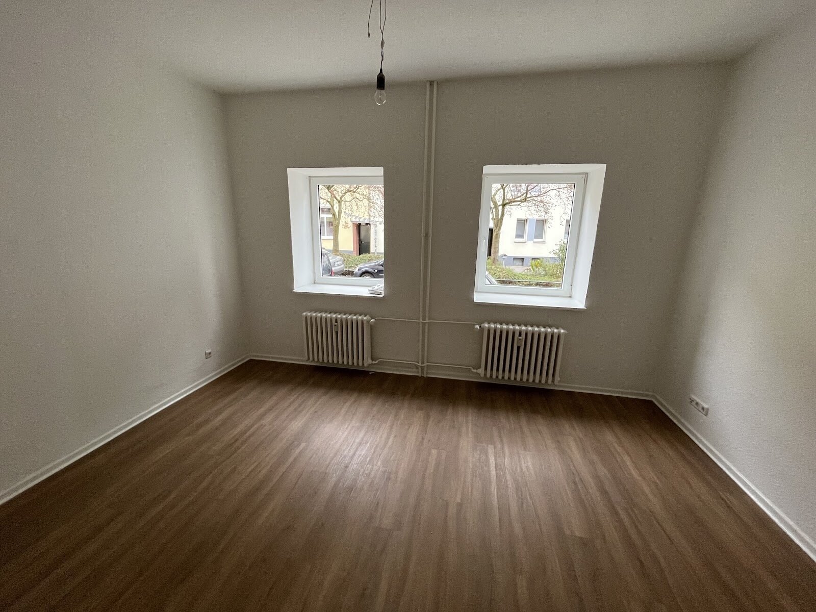 Wohnung zur Miete 340 € 1 Zimmer 26,3 m²<br/>Wohnfläche EG<br/>Geschoss 01.12.2024<br/>Verfügbarkeit Eckernförder Straße 11 Exerzierplatz Kiel 24116