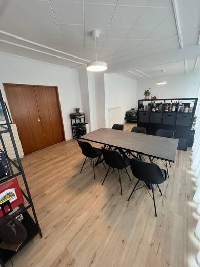 Haus zur Miete 1.100 € 7 Zimmer 180 m² 300 m² Grundstück frei ab 01.08.2025 Straßberg Straßberg 72479