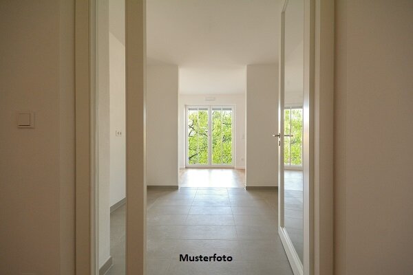 Mehrfamilienhaus zum Kauf 12.000 € 3 Zimmer 151 m²<br/>Wohnfläche 522 m²<br/>Grundstück Plötzkau Plötzkau 06425