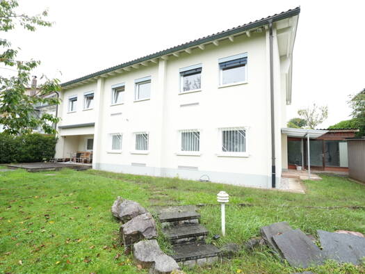 Einfamilienhaus zur Miete 2.200 € 8 Zimmer 285 m² 654 m² Grundstück frei ab 01.12.2026 Langmattstraße 44 Murg 79730