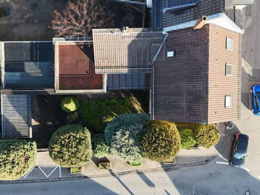 Einfamilienhaus zum Kauf 598.000 € 8 Zimmer 170 m² 487 m² Grundstück Bischofsheim 65474