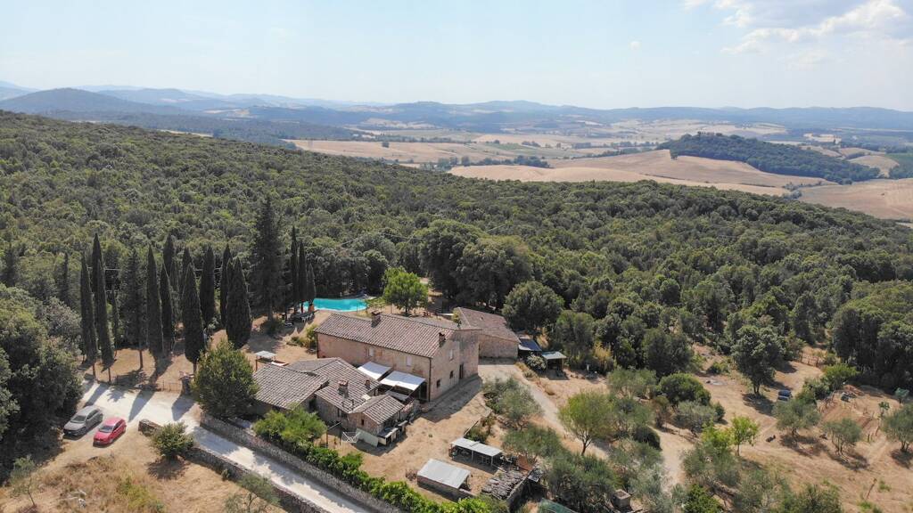 Bauernhaus zum Kauf 1.080.000 € 12 Zimmer 413 m² 30.000 m² Grundstück Panoramablick Monteriggioni 53035