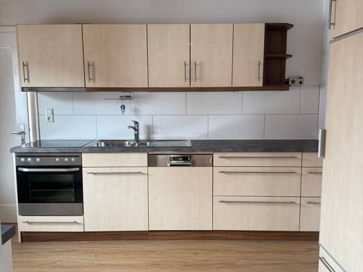 Wohnung zur Miete 1.100 € 3 Zimmer 88 m² Geschoss 2/3 frei ab sofort Rechbergstraße 10 Bad Urach 72574