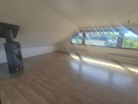 Wohnung zur Miete 750 € 3 Zimmer 100 m² frei ab sofort Bernberg Gummersbach 51647
