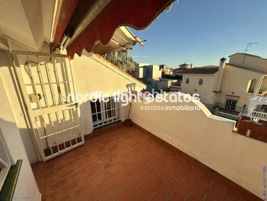 Chalet zum Kauf 385.000 € 4 Zimmer 140 m² Vélez-Málaga 29740