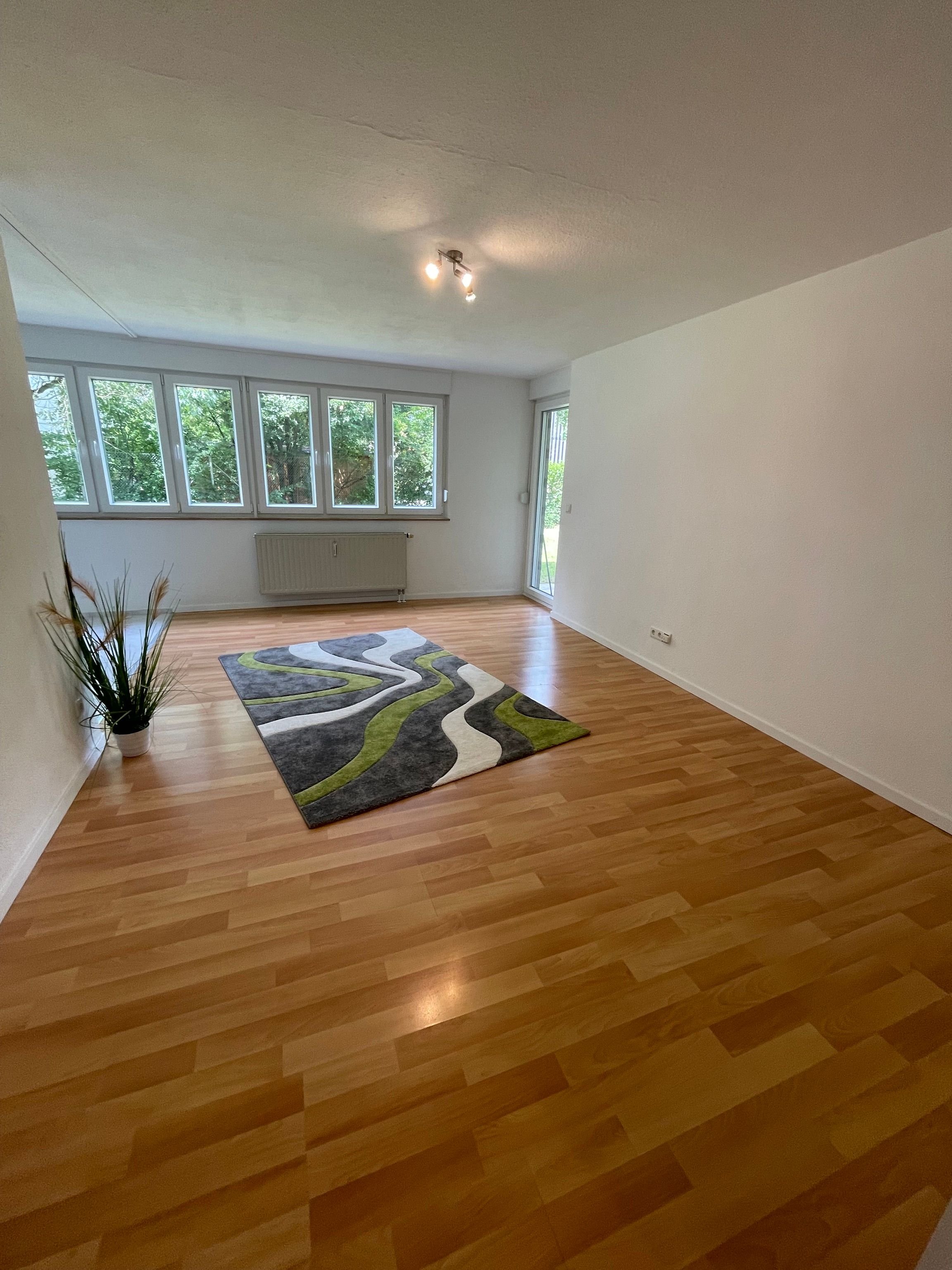 Terrassenwohnung zur Miete 930 € 2 Zimmer 64 m²<br/>Wohnfläche EG<br/>Geschoss ab sofort<br/>Verfügbarkeit Fürther Str. 271 Eberhardshof Nürnberg 90429