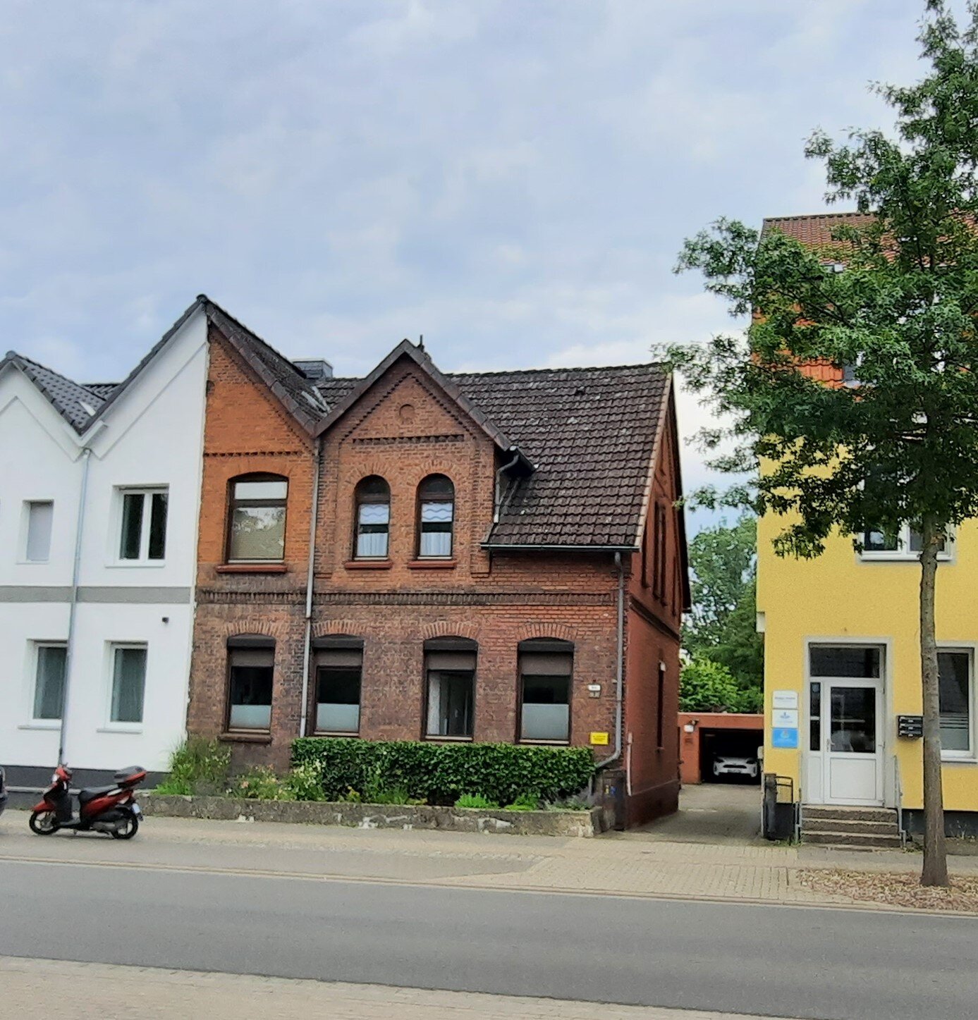 Haus zum Kauf als Kapitalanlage geeignet 143.000 € 130 m²<br/>Wohnfläche 879 m²<br/>Grundstück Uelzen Uelzen 29525