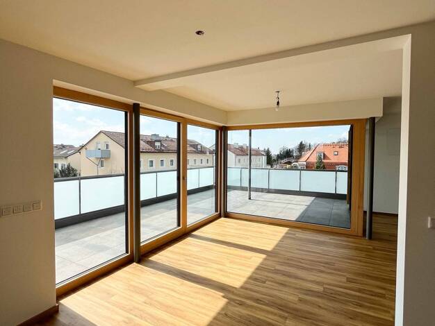 Wohnung zum Kauf - Erstbezug provisionsfrei 1.150.000 € 4 Zimmer 148,1 m² Dachgeschoss, 3. Geschoss frei ab sofort Traunstein Traunstein 83278