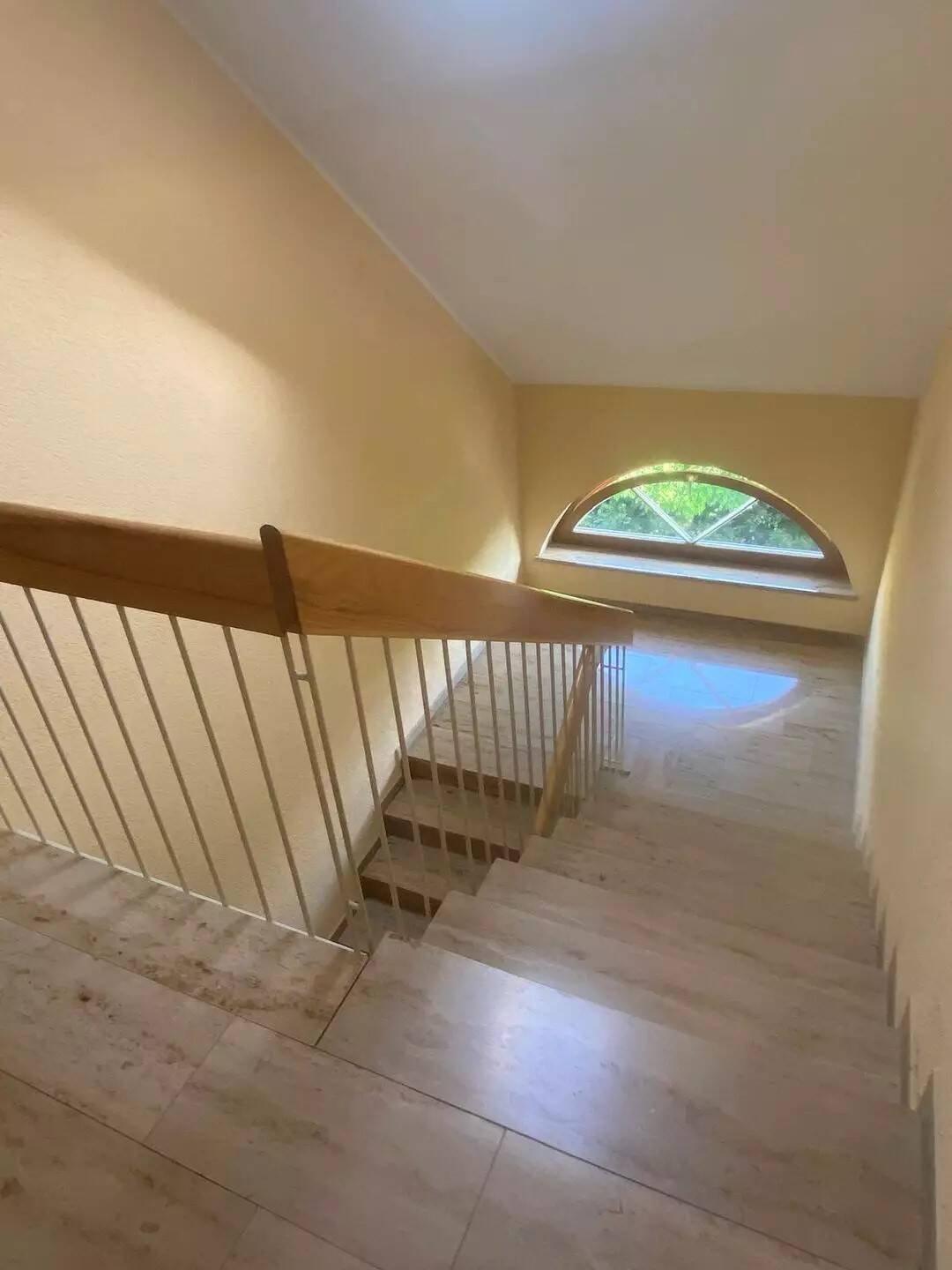 Immobilie in Waldheim - 2-Zimmer-Eigentumswohnung mit Dachterrasse und traumhaftem Weitblick in Waldheim – Ihr neues Zuhause wartet (sofort bezugsfrei)! - Bild 2