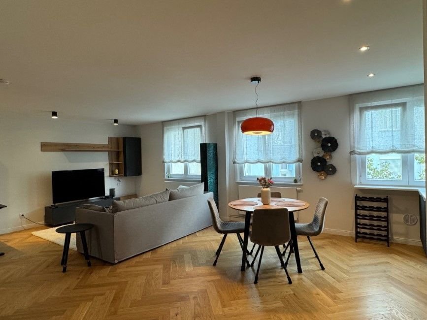 Wohnung zur Miete Wohnen auf Zeit 1.980 € 2 Zimmer 61 m²<br/>Wohnfläche 01.10.2024<br/>Verfügbarkeit Wilmersdorf Berlin 10709