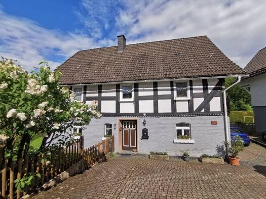 Einfamilienhaus zum Kauf 149.000 € 4 Zimmer 160 m² 595 m² Grundstück Diedenshausen Bad Berleburg 57319