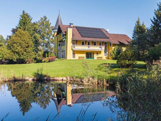 Villa zum Kauf 1.795.000 € 4.000 m² Grundstück Moosdorf 5141