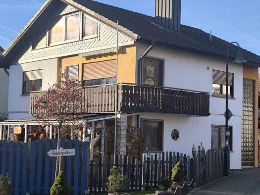 Mehrfamilienhaus zum Kauf als Kapitalanlage geeignet 275.000 € 6 Zimmer 202 m² 329 m² Grundstück Schmölz Küps / Schmölz 96328