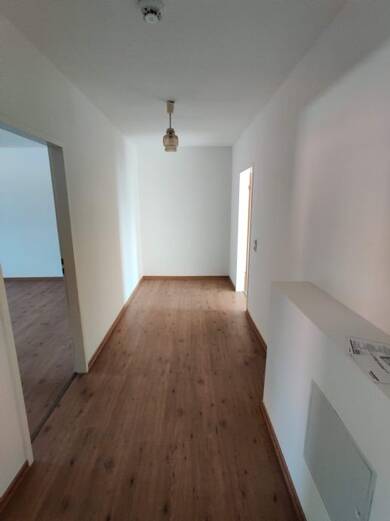 Wohnung zur Miete nur mit Wohnberechtigungsschein 420 € 3 Zimmer 84 m² Dachgeschoss, 4. Geschoss frei ab sofort August-Bebel-Straße 1 Zeitz Zeitz 06712