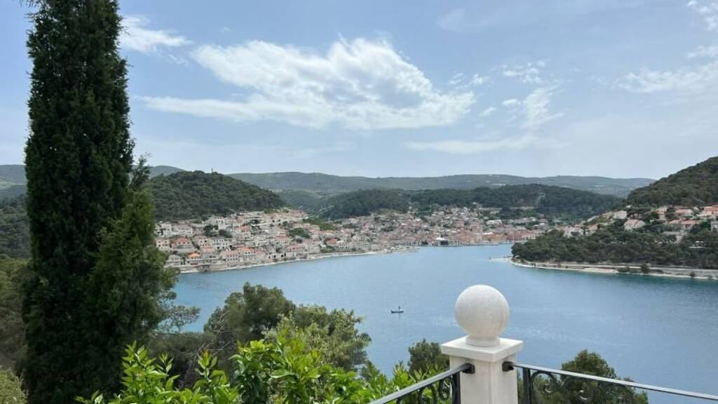 Haus zum Kauf 1.250.000 € 5,5 Zimmer 153 m² 585 m² Grundstück Pucisca