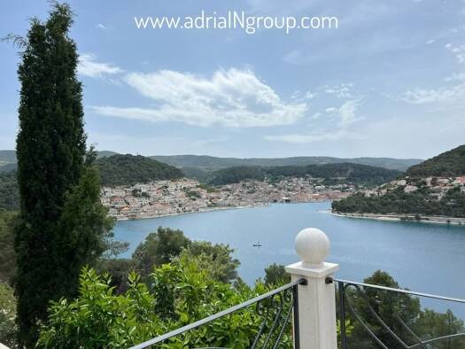 Haus zum Kauf 1.250.000 € 5,5 Zimmer 153 m² 585 m² Grundstück Pučišća