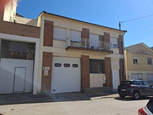Chalet zum Kauf 195.000 € 1 Zimmer 260 m² Isaac Albéniz 4 Olot 17800