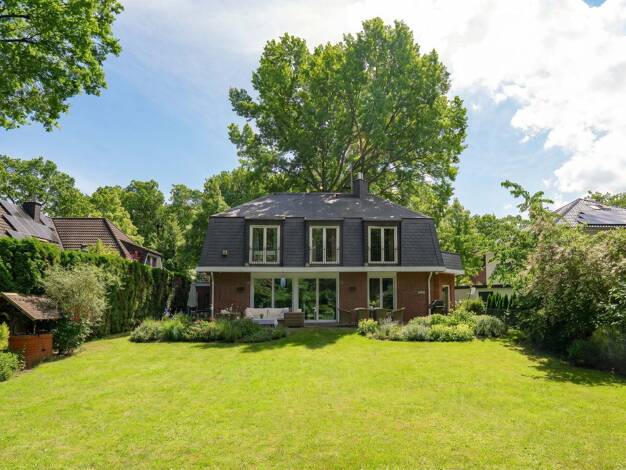 Villa zum Kauf 1.648.000 € 5,5 Zimmer 260 m² 1.028 m² Grundstück Kleinmachnow 14532