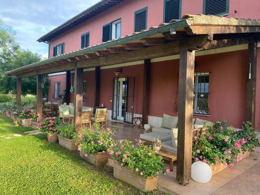 Villa zum Kauf 1.800.000 € 644 m² 30.000 m² Grundstück frei ab sofort Roccastrada
