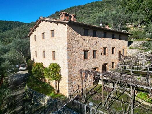 Bauernhaus zum Kauf 1.950.000 € 16 Zimmer 475 m² 110.000 m² Grundstück Camaiore 55041