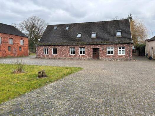 Haus zum Kauf 380.000 € 7 Zimmer 218 m² 7.270 m² Grundstück Mankmuß Karstädt 19357