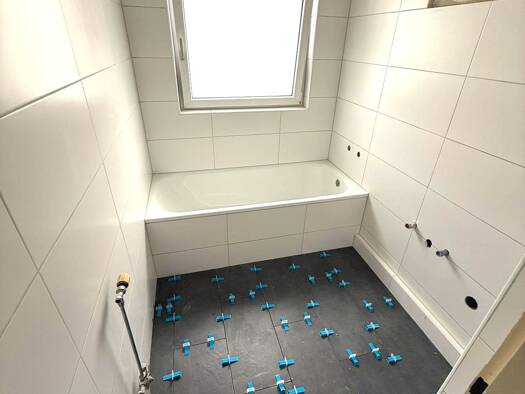 Wohnung zur Miete 690 € 4 Zimmer 77 m² frei ab 01.08.2026 Ortenburgstraße 15 Oberviechtach 92526