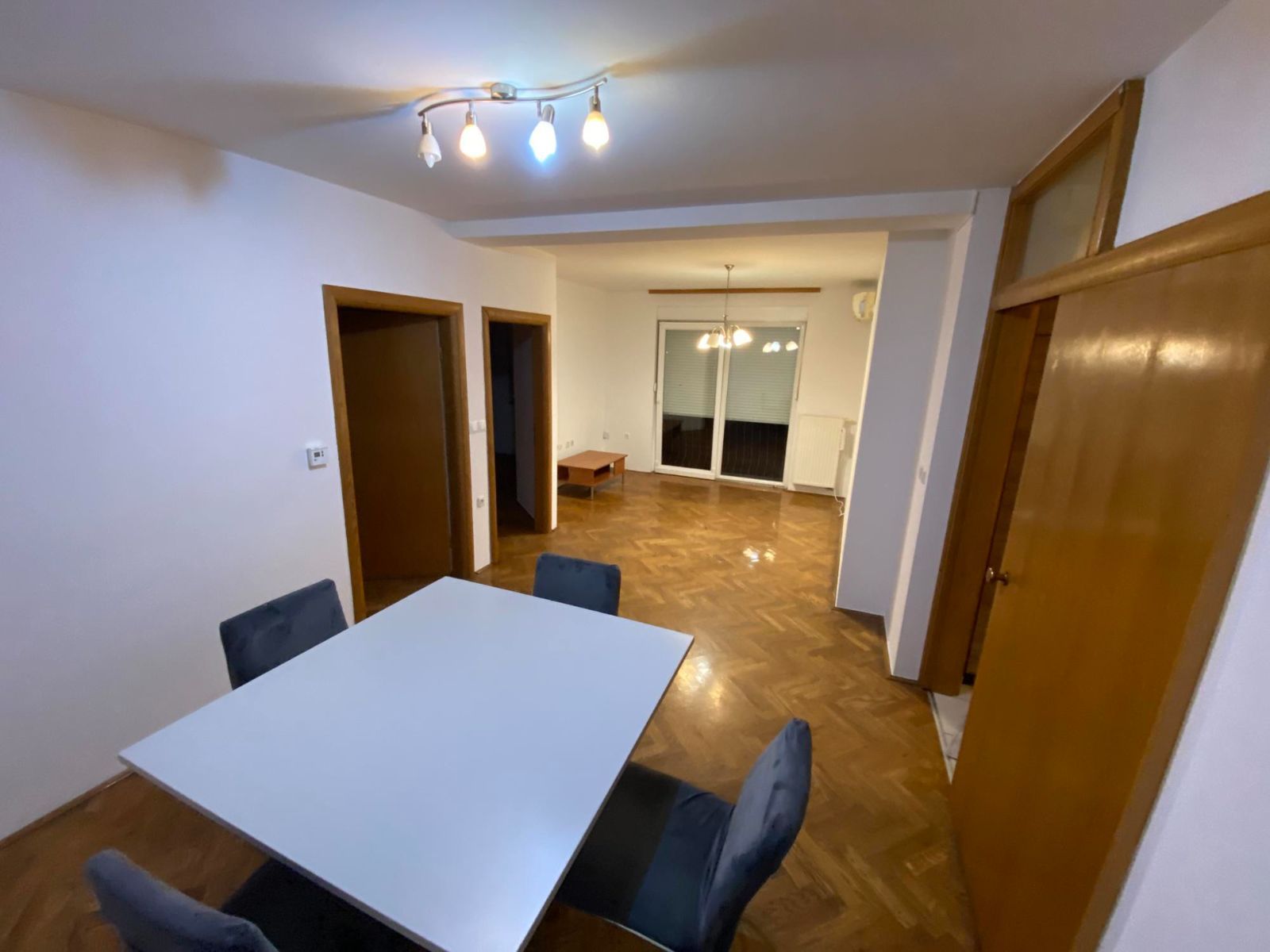 Wohnung zum Kauf 120.000 € 3 Zimmer 64 m²<br/>Wohnfläche 1.<br/>Geschoss Center