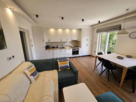 Wohnung zur Miete 1.000 € 3 Zimmer 87 m² 1. Geschoss Pobri, Opatija - Okolica Pobri