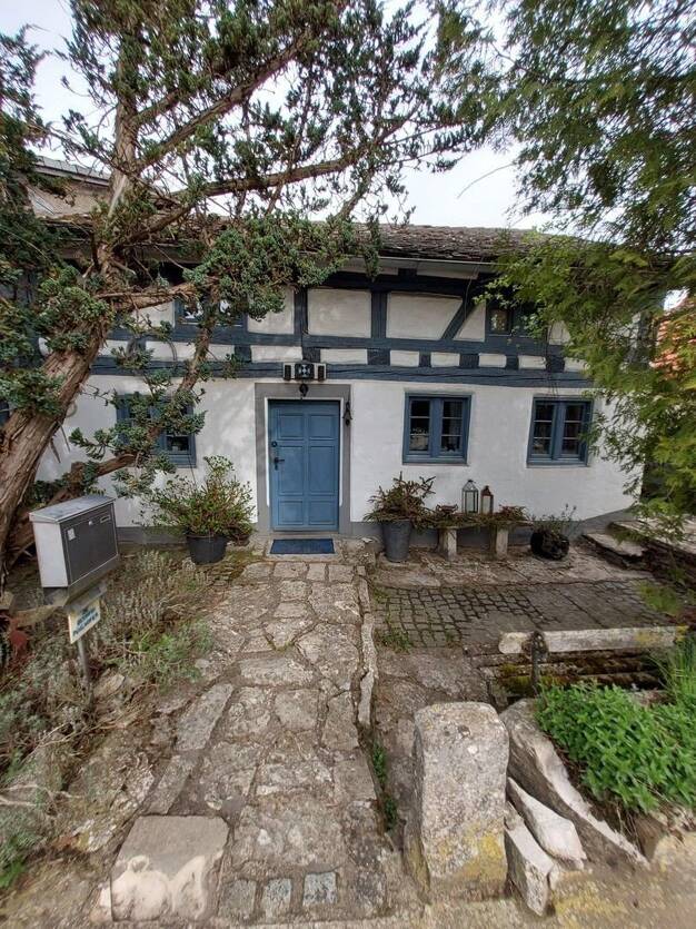 Einfamilienhaus zum Kauf provisionsfrei 450.000 € 9 Zimmer 280 m² 2.000 m² Grundstück Burgsalach Burgsalach 91790