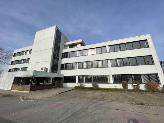 Bürogebäude zur Miete 8,50 € 5.198,3 m² Bürofläche teilbar ab 685,2 m² Limmer Hannover 30453