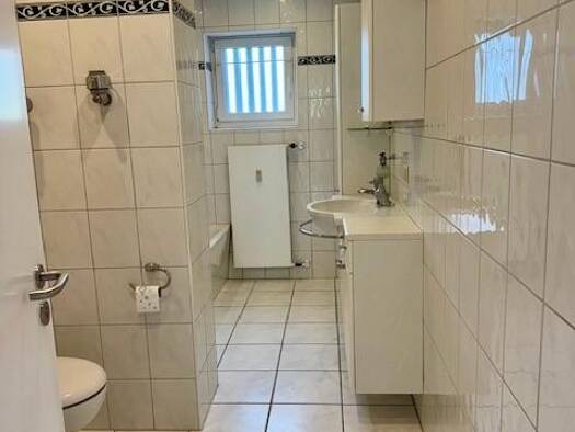 Wohnung zur Miete 675 € 3 Zimmer 75 m² 3. Geschoss frei ab sofort Geldersheimer Str. 74 Bergl Schweinfurt 97424
