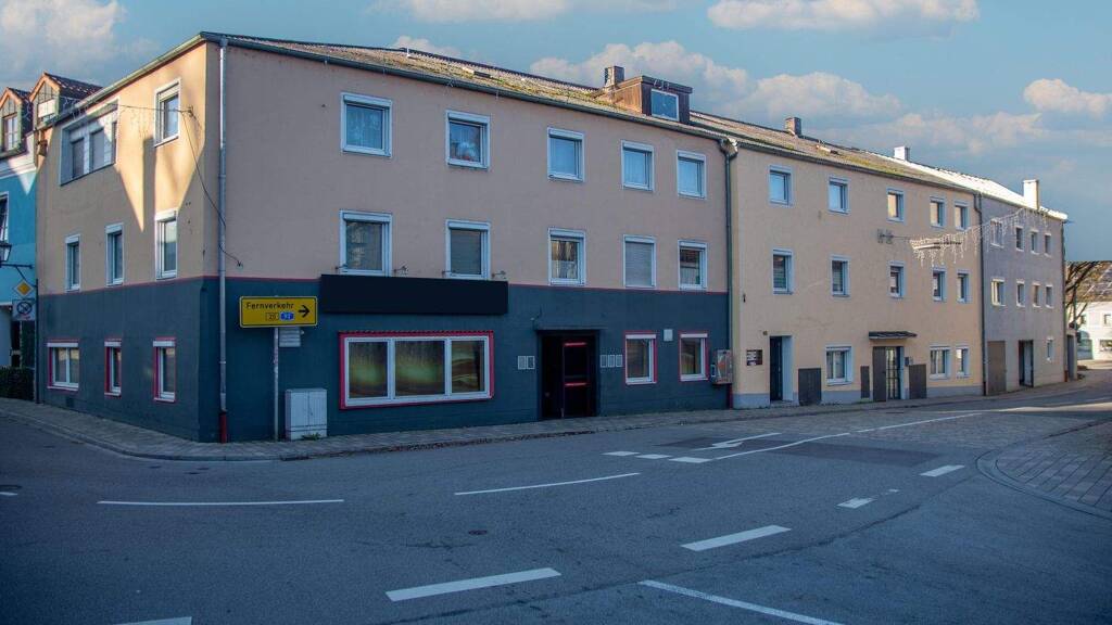 Mehrfamilienhaus zum Kauf 650.000 € 30 Zimmer 896 m² 560 m² Grundstück Landau 94405