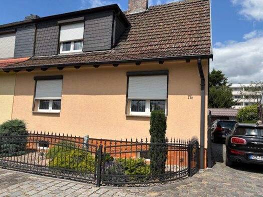 Doppelhaushälfte zum Kauf 250.000 € 4 Zimmer 120 m² 908 m² Grundstück Wahrburg Stendal 39576