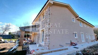 Haus zum Kauf 1.000.000 € 10 Zimmer 290 m² 1.000 m² Grundstück Vrbnik