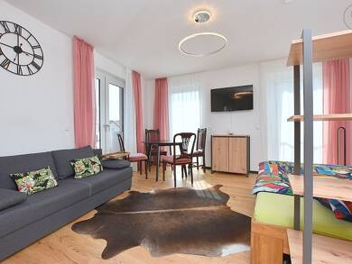 Wohnung zur Miete Wohnen auf Zeit 1.090 € 1 Zimmer 34 m² frei ab 01.09.2025 Metzingen Metzingen 72555